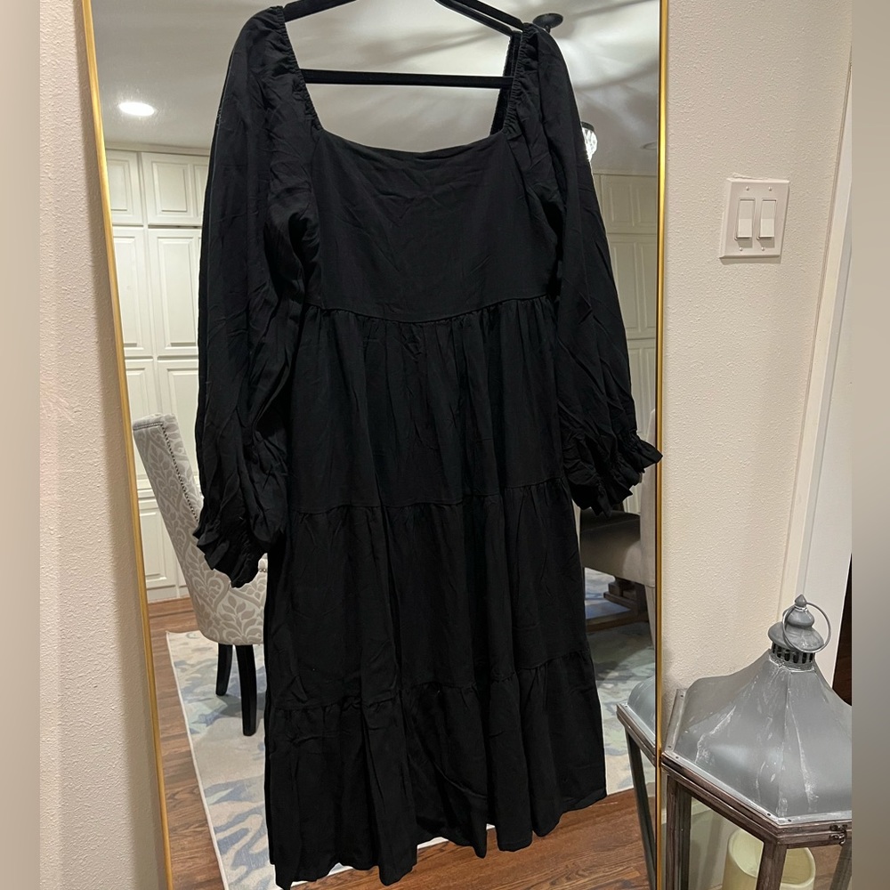 Long sleeve black midi dress